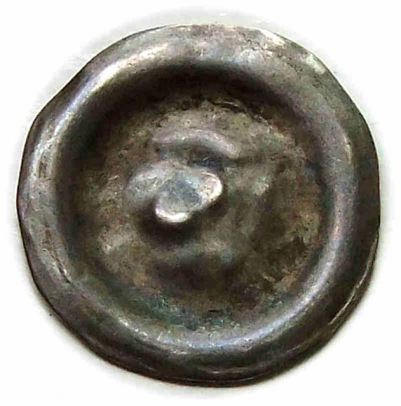 Brakteat proporzec z kulą Strzałów Pomorze